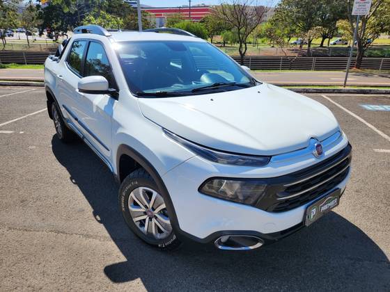 FIAT TORO 1.8 16V EVO FLEX FREEDOM AT6 FIAT TORO 1.8 16V EVO FLEX FREEDOM AT6